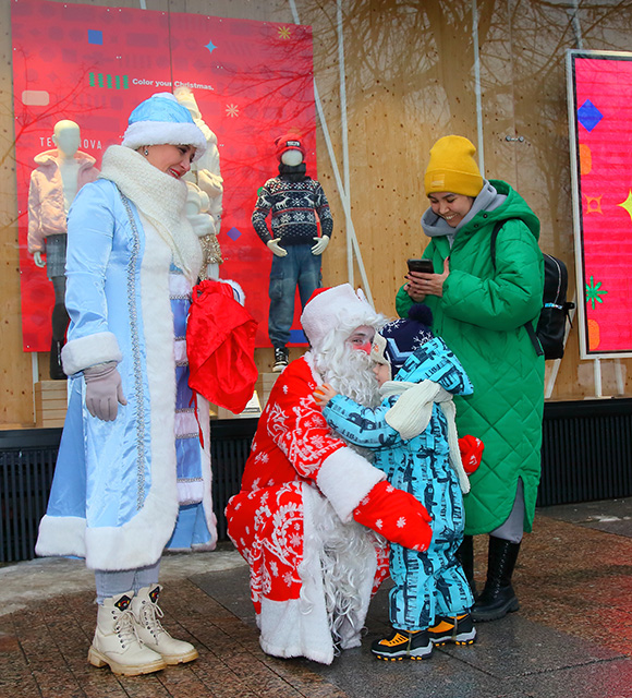 Двухлетний Артем поверил, что Дед Мороз сущестует.JPG